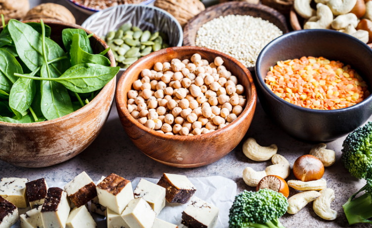 Taller presencial de Alimentación Consciente y Cambios Hormonales en mujeres +40. Lunes 28 de abril. 20ª edición